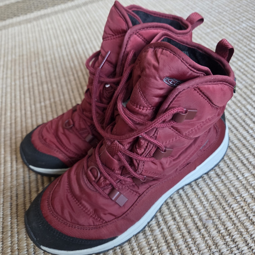 KEEN Red Winter Boots